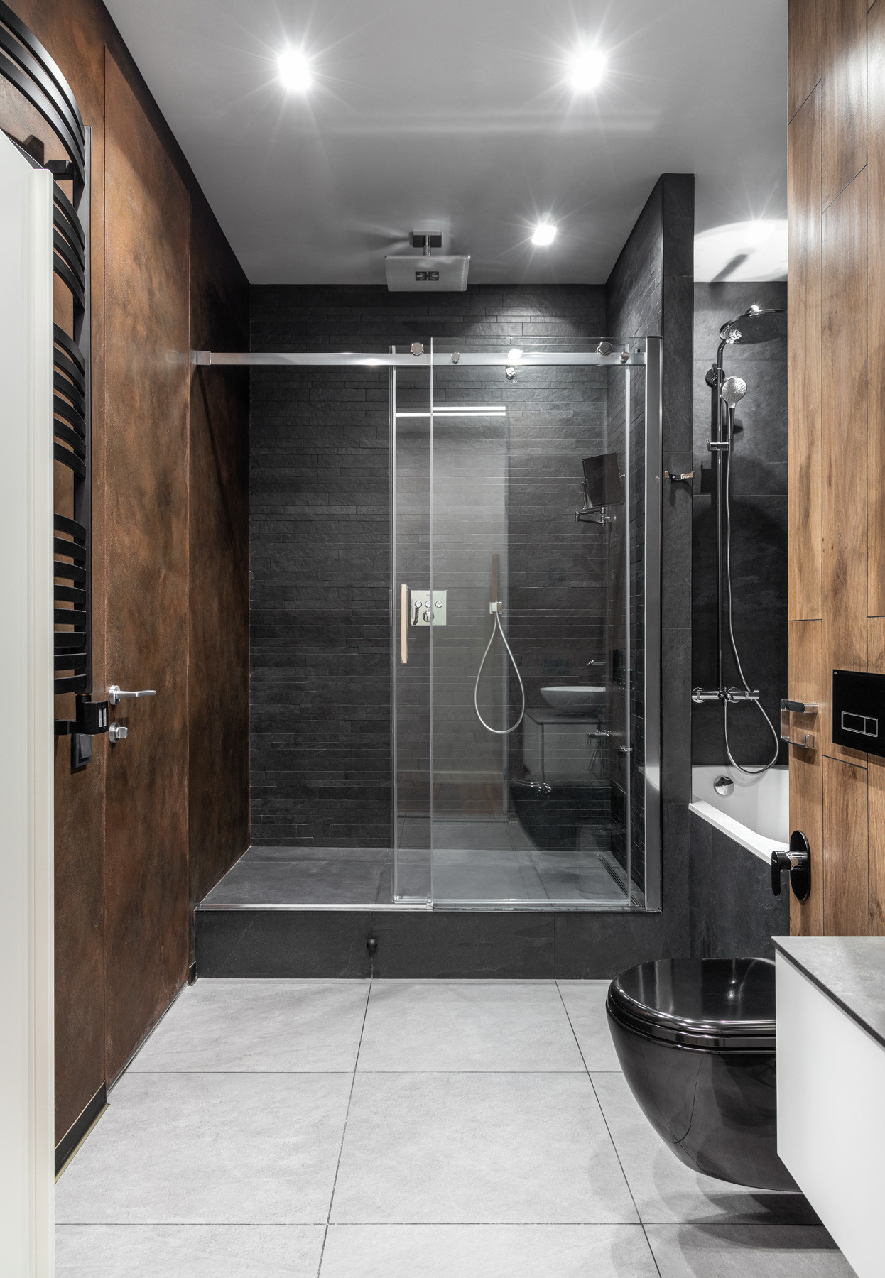 Houzz тур: Квартира с аквариумом и «спрятанной» кухней