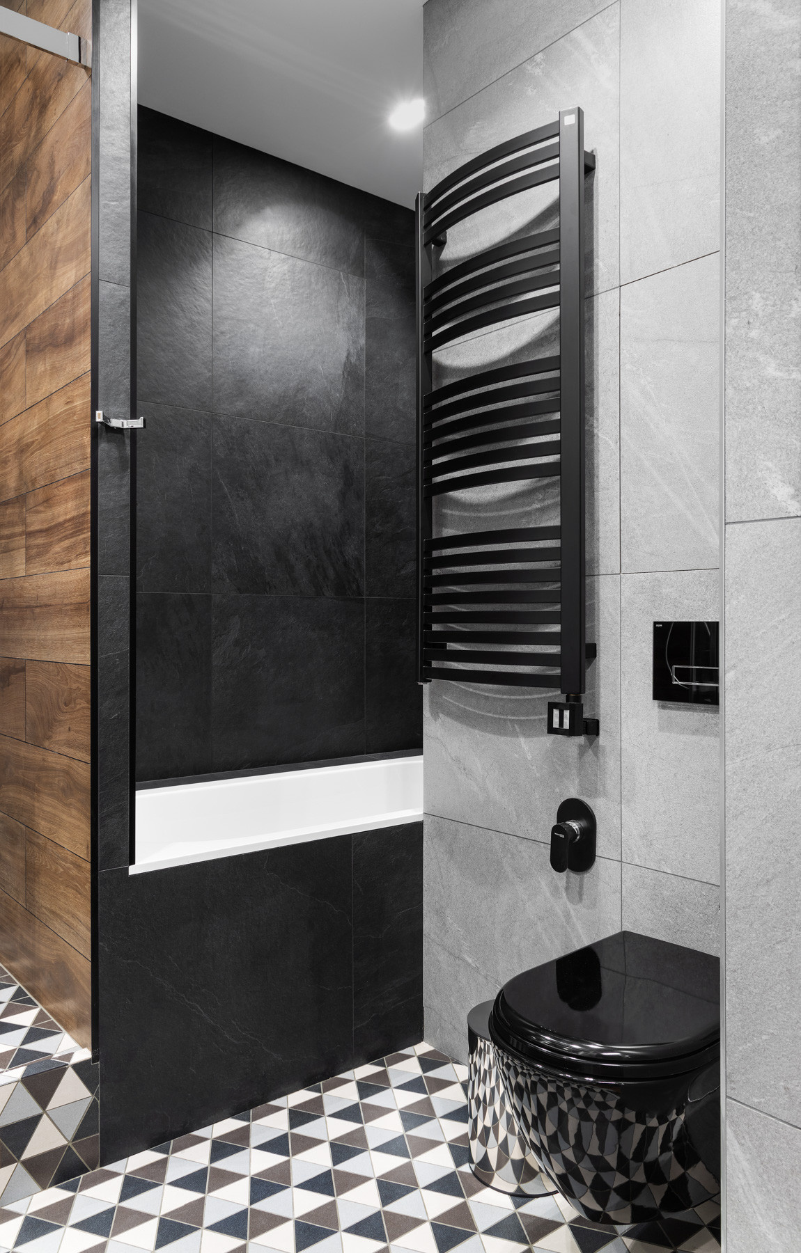 Houzz тур: Квартира с аквариумом и «спрятанной» кухней