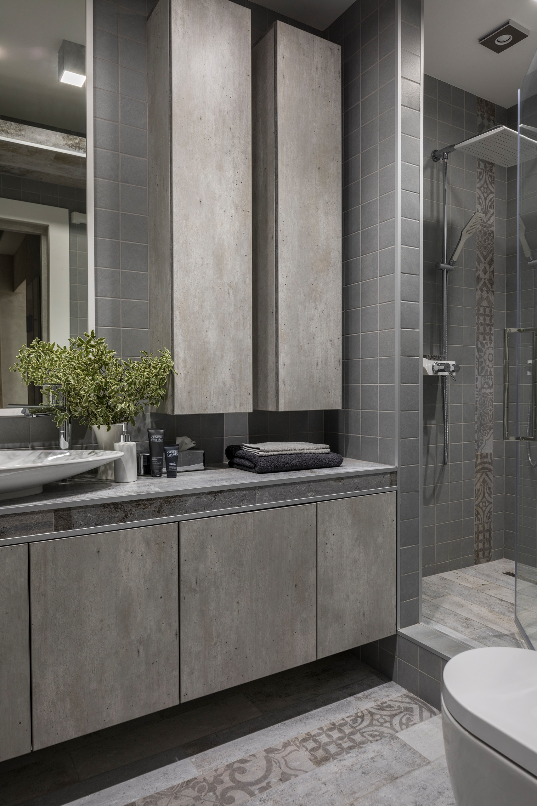 Houzz тур: Квартира холостяка в оттенках серого