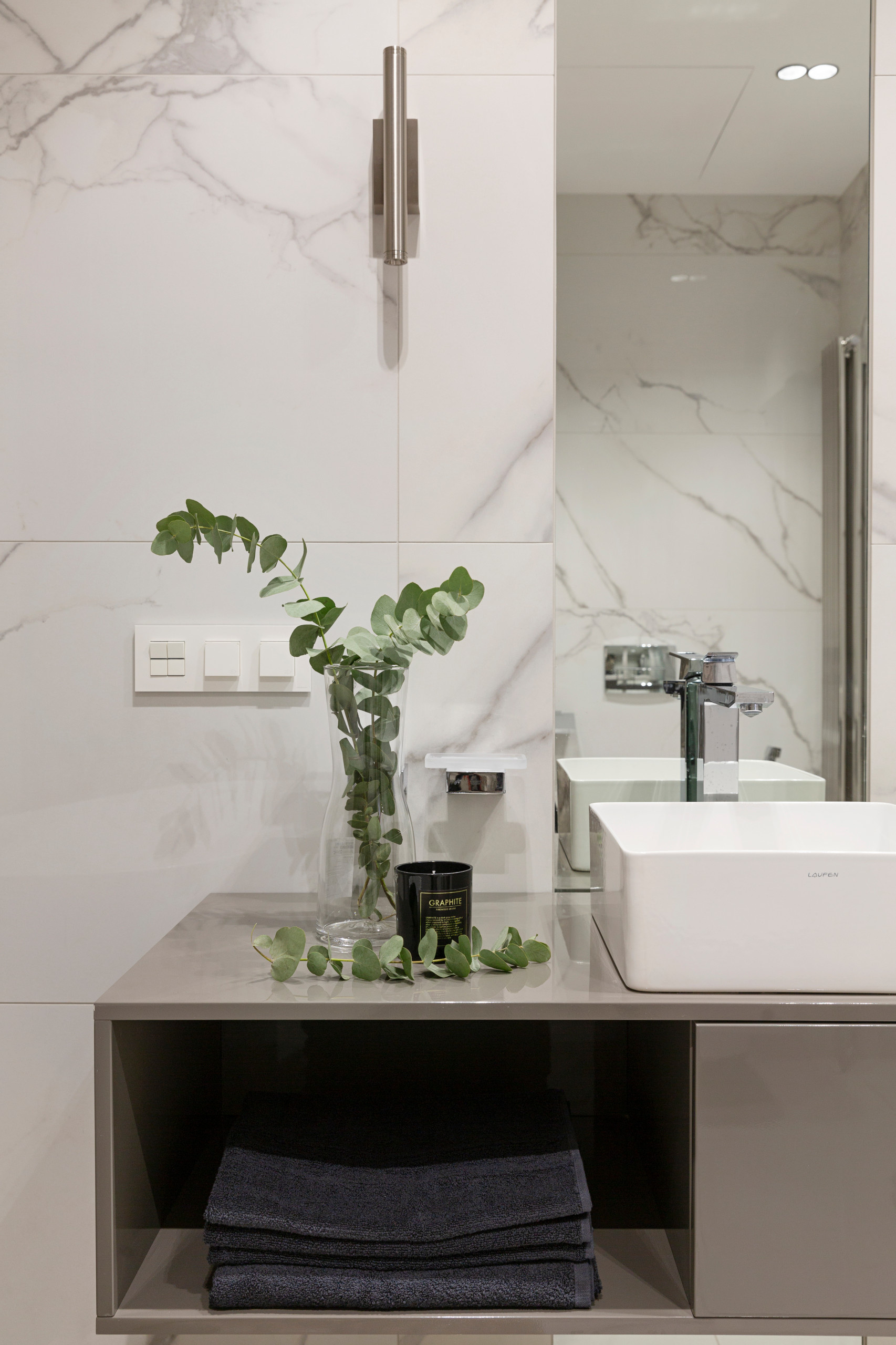 Houzz тур: Воздушный интерьер в глянце и монохроме