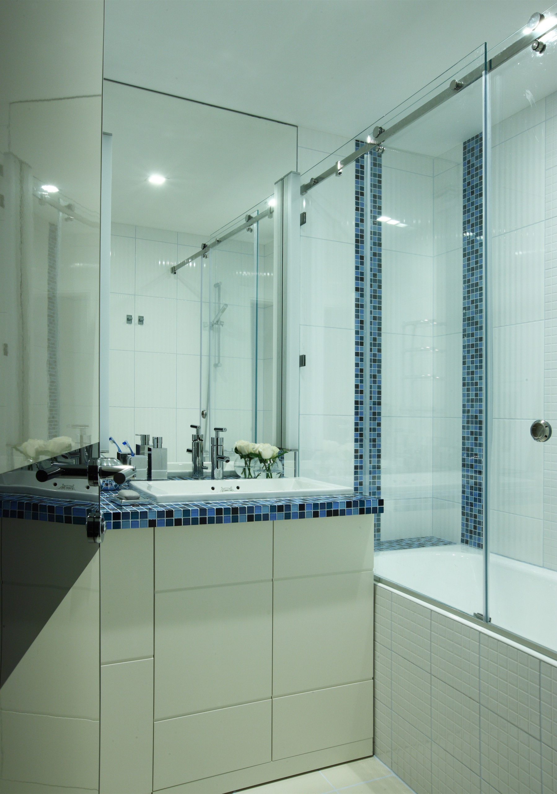 Фотоохота: Дизайн маленькой ванной комнаты без унитаза