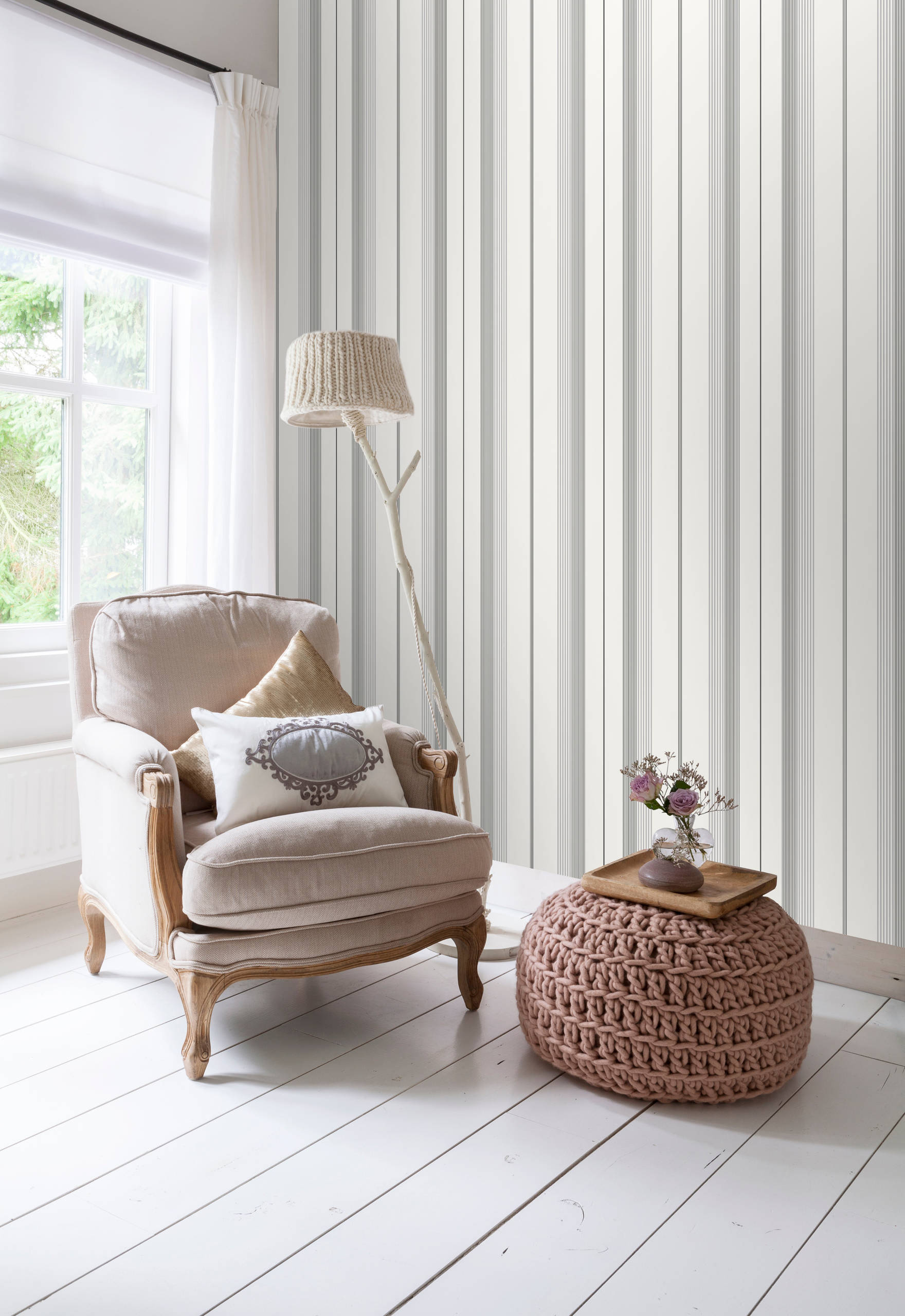 Вопрос: Как подобрать шторы к цвету обоев