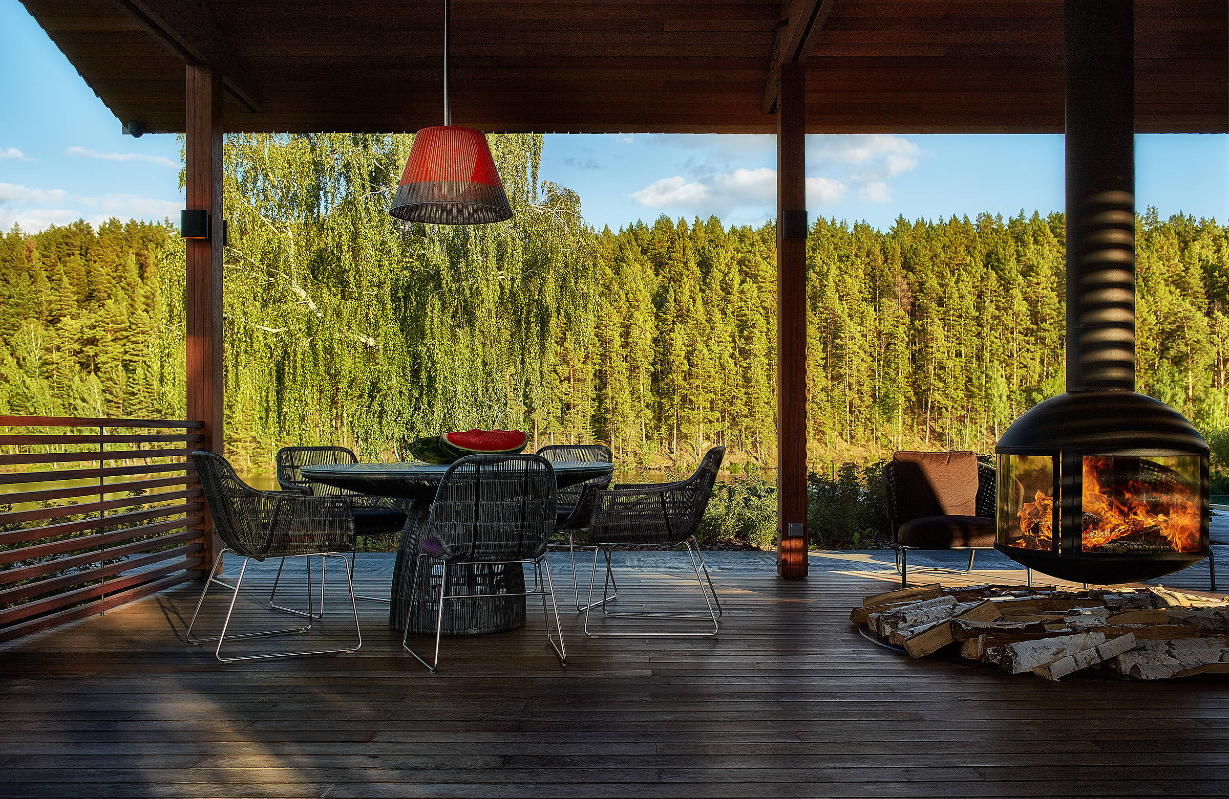 Как правильно: Возвести террасу для загородного дома