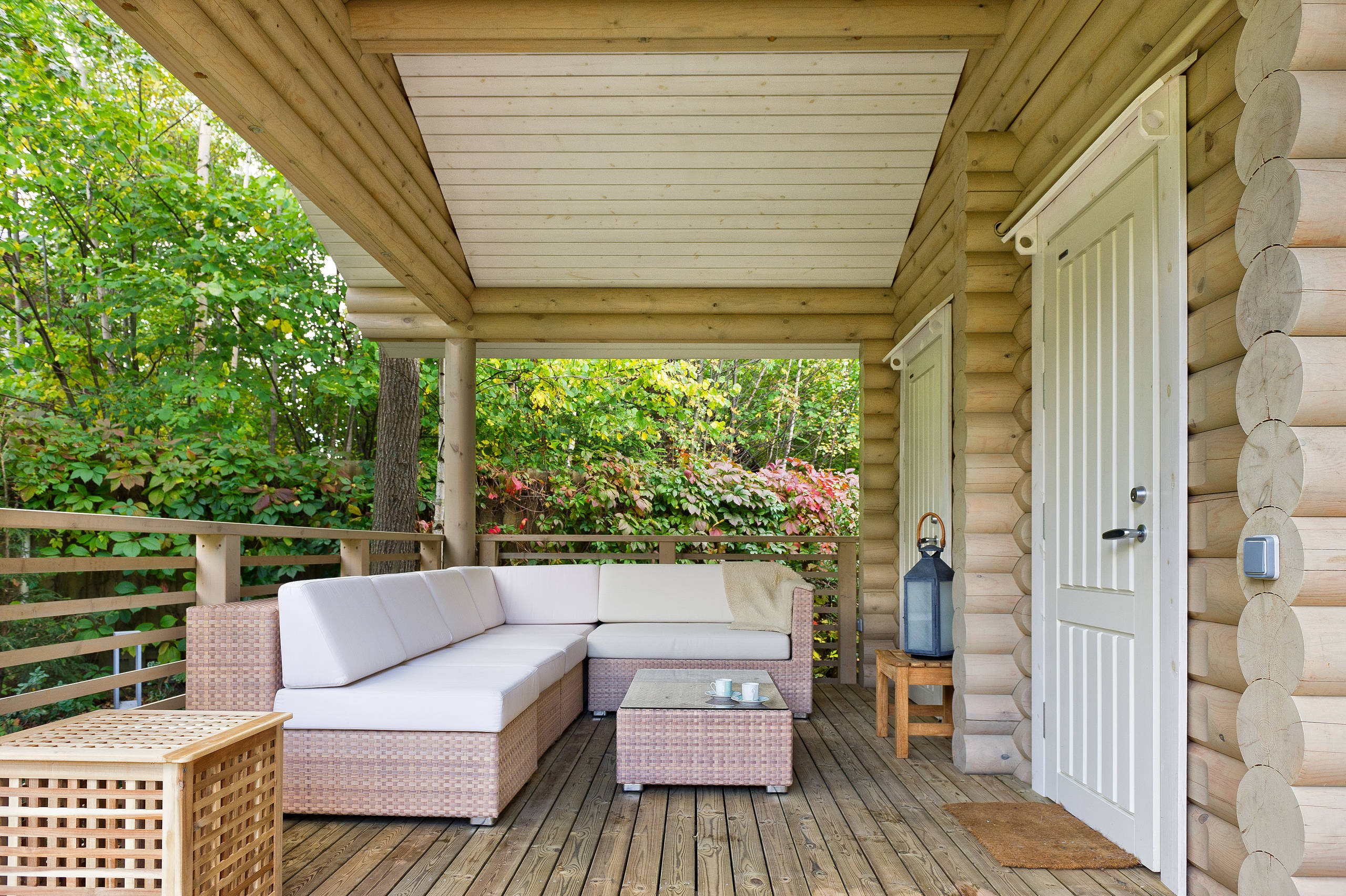 Как правильно: Возвести террасу для загородного дома