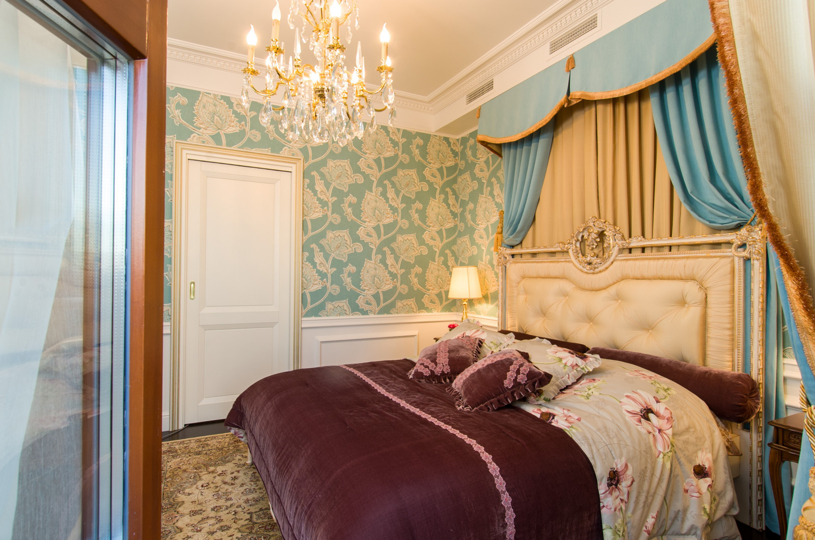 Apartment on the street G