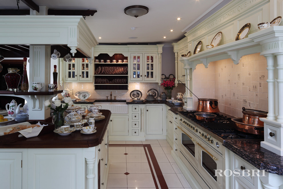 Rosbri "English House" Main Showroom