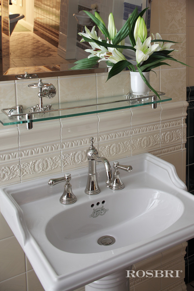 Rosbri "English House" Main Showroom