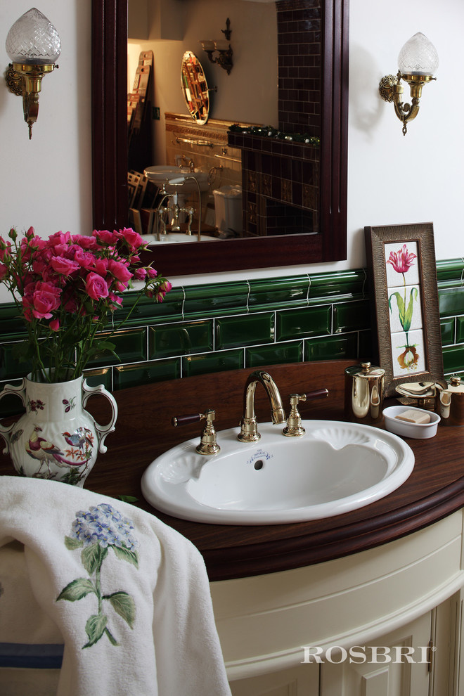 Rosbri "English House" Main Showroom