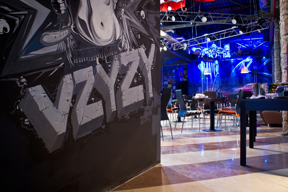 Bar "Nothing Personal"