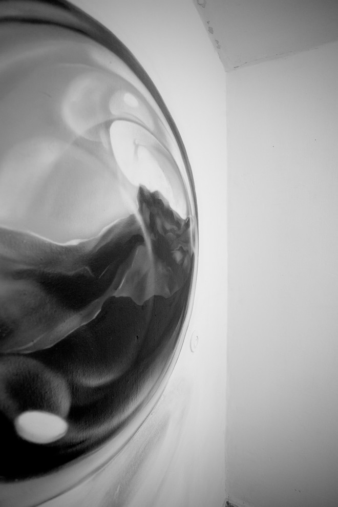 "Black sphere" in the bedroom