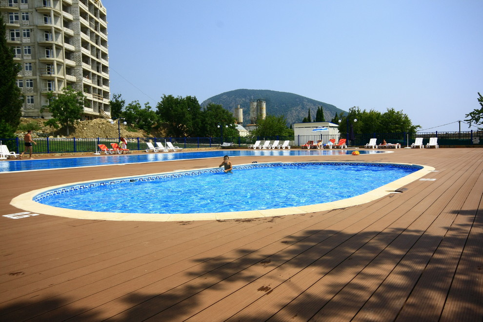 Social outdor swimming pools