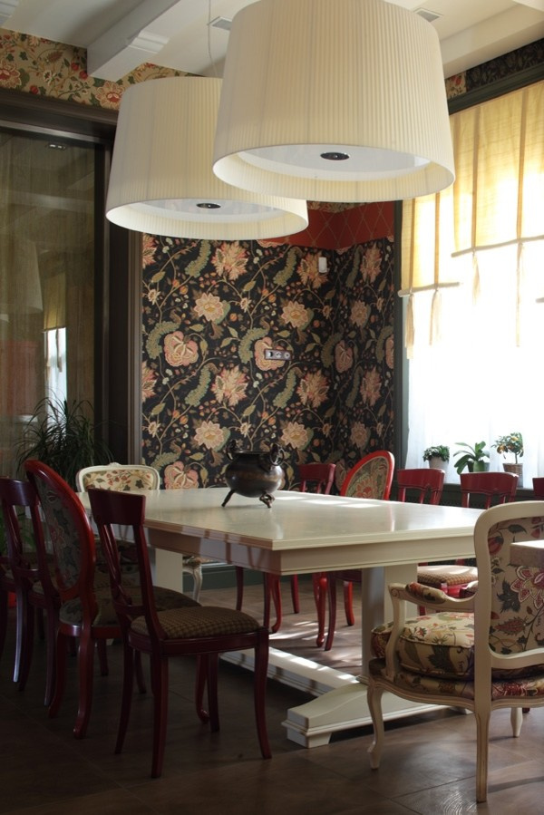 A country home near Moscow for a large family and guests