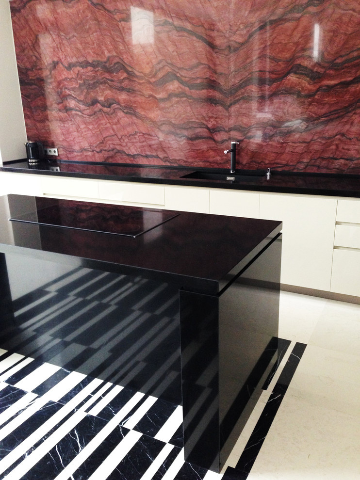 Nero Marquina, Bianco Perlino