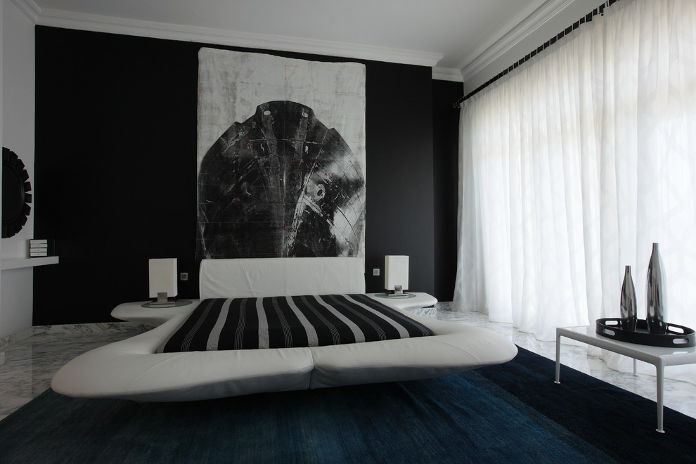 PENTHOUSE WITH VIEWS OF THE BAY