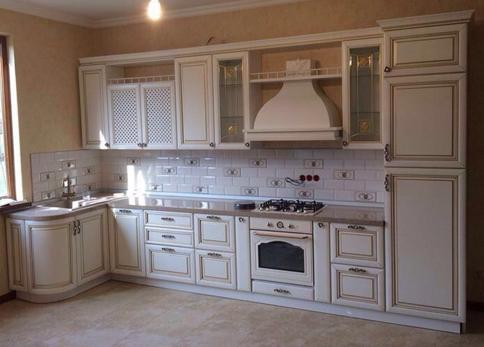 Italian white kitchen