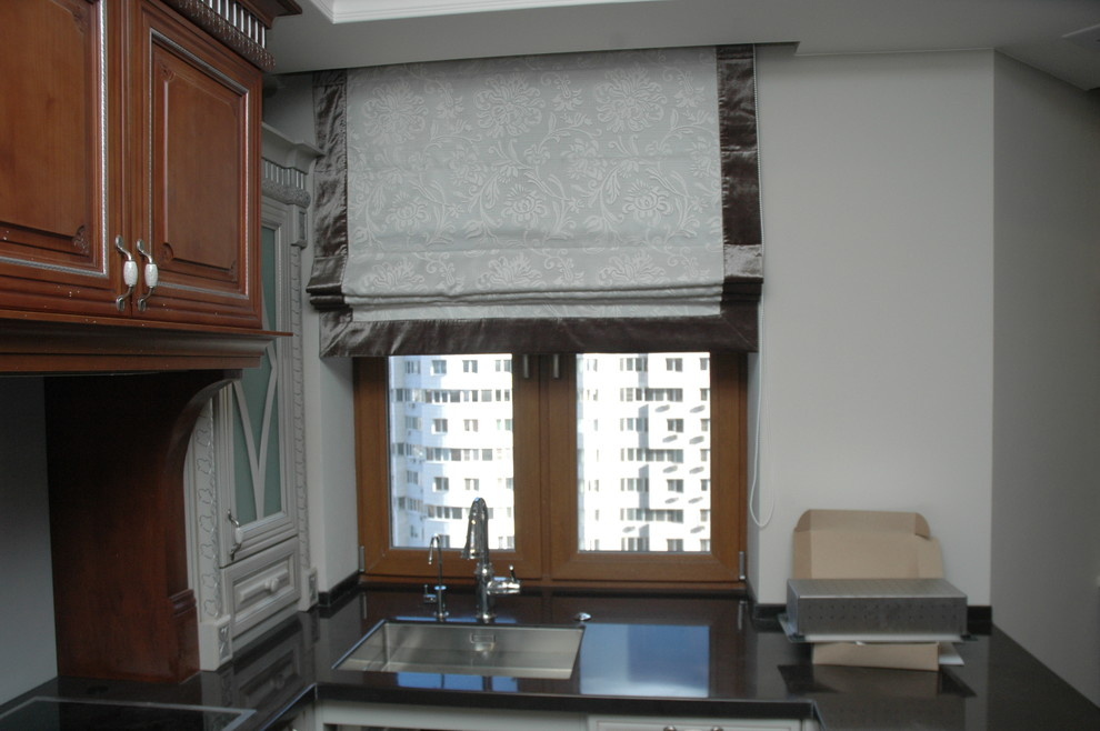 Римские шторы на кухне