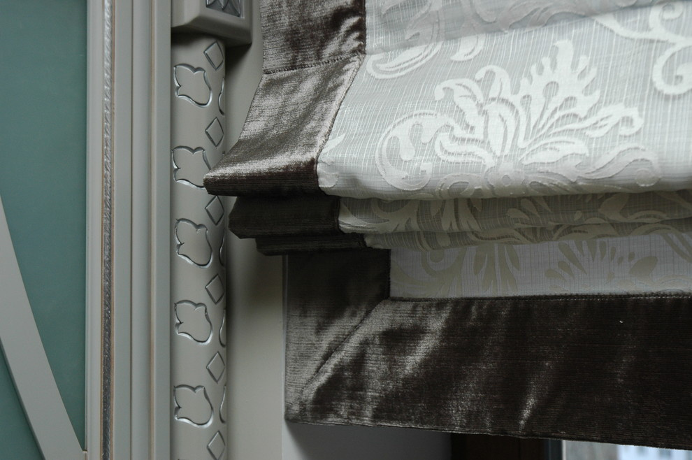 Римские шторы из бархата с кантом