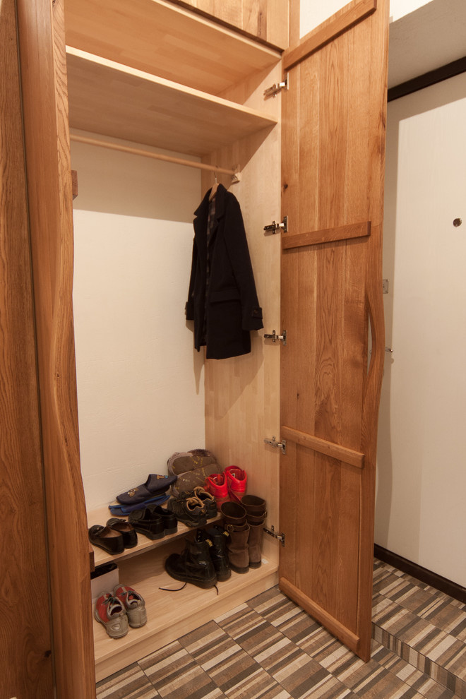 Встроенный шкаф в прихожей