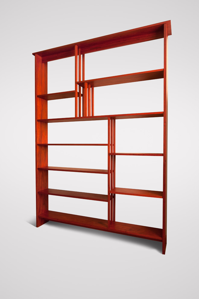 Книжный стеллаж