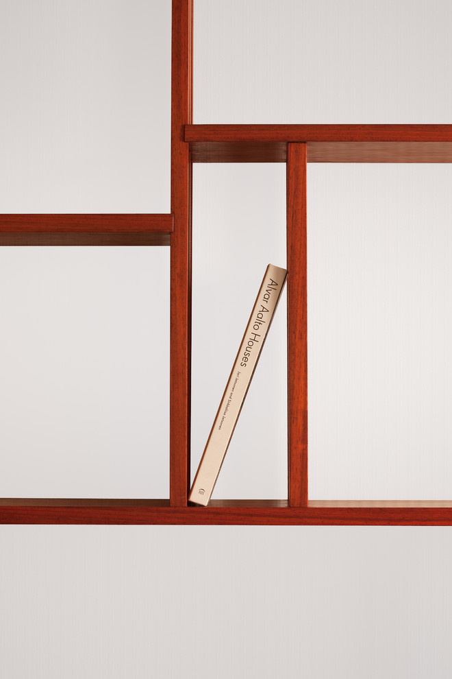 Книжный стеллаж