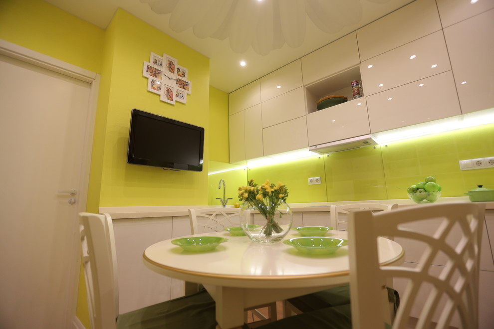 Кухня с ромашками