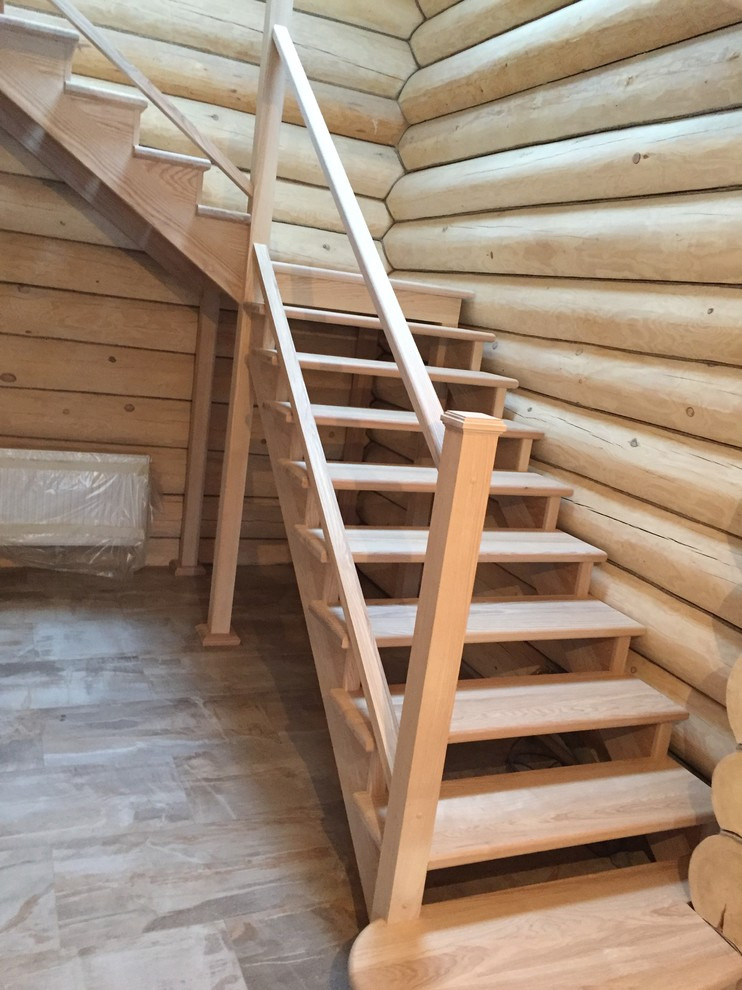 Лестница в дом из ясеня