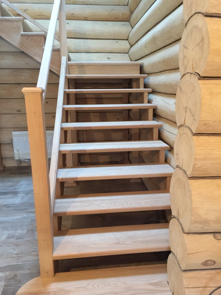Лестница в дом из ясеня