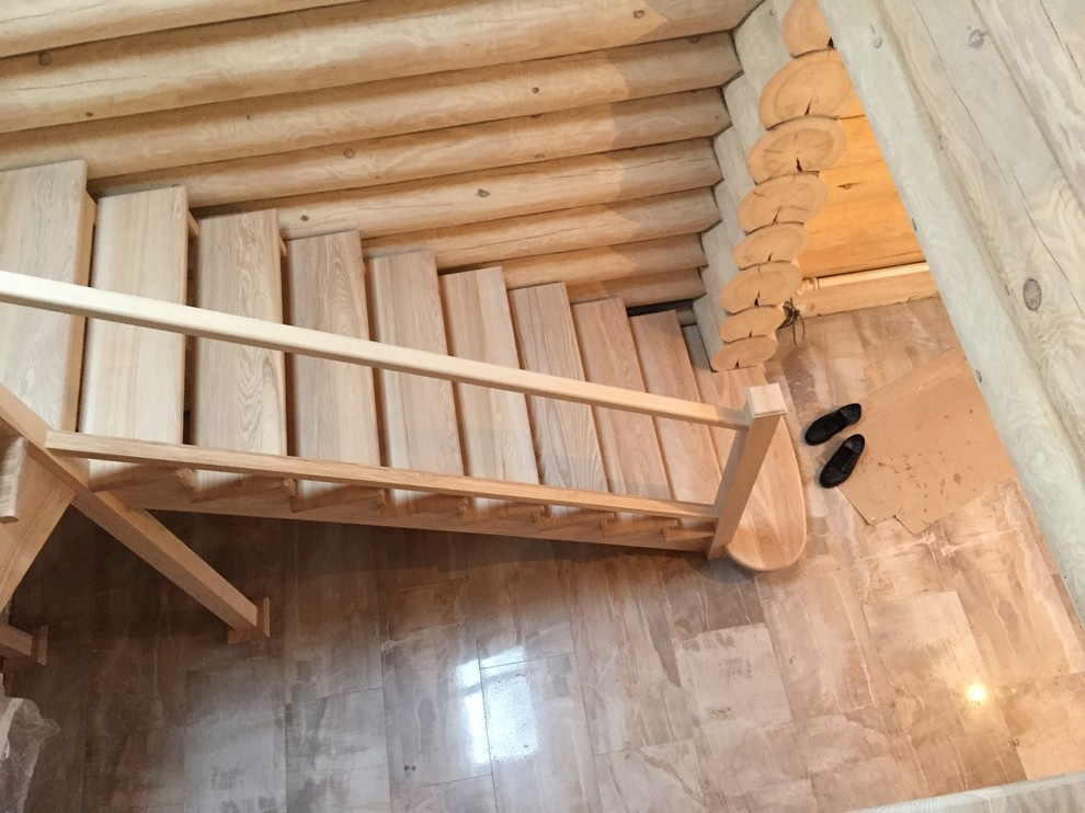 Лестница в дом из ясеня