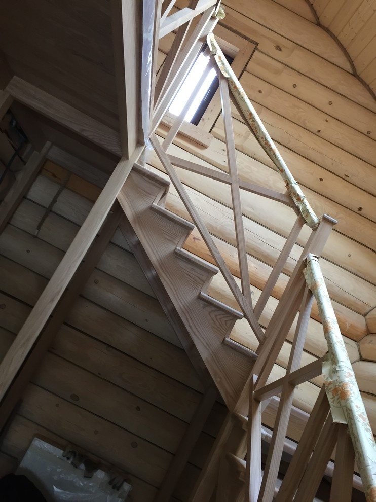 Лестница в дом из ясеня