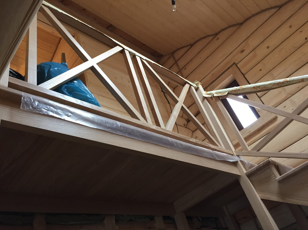 Лестница в дом из ясеня