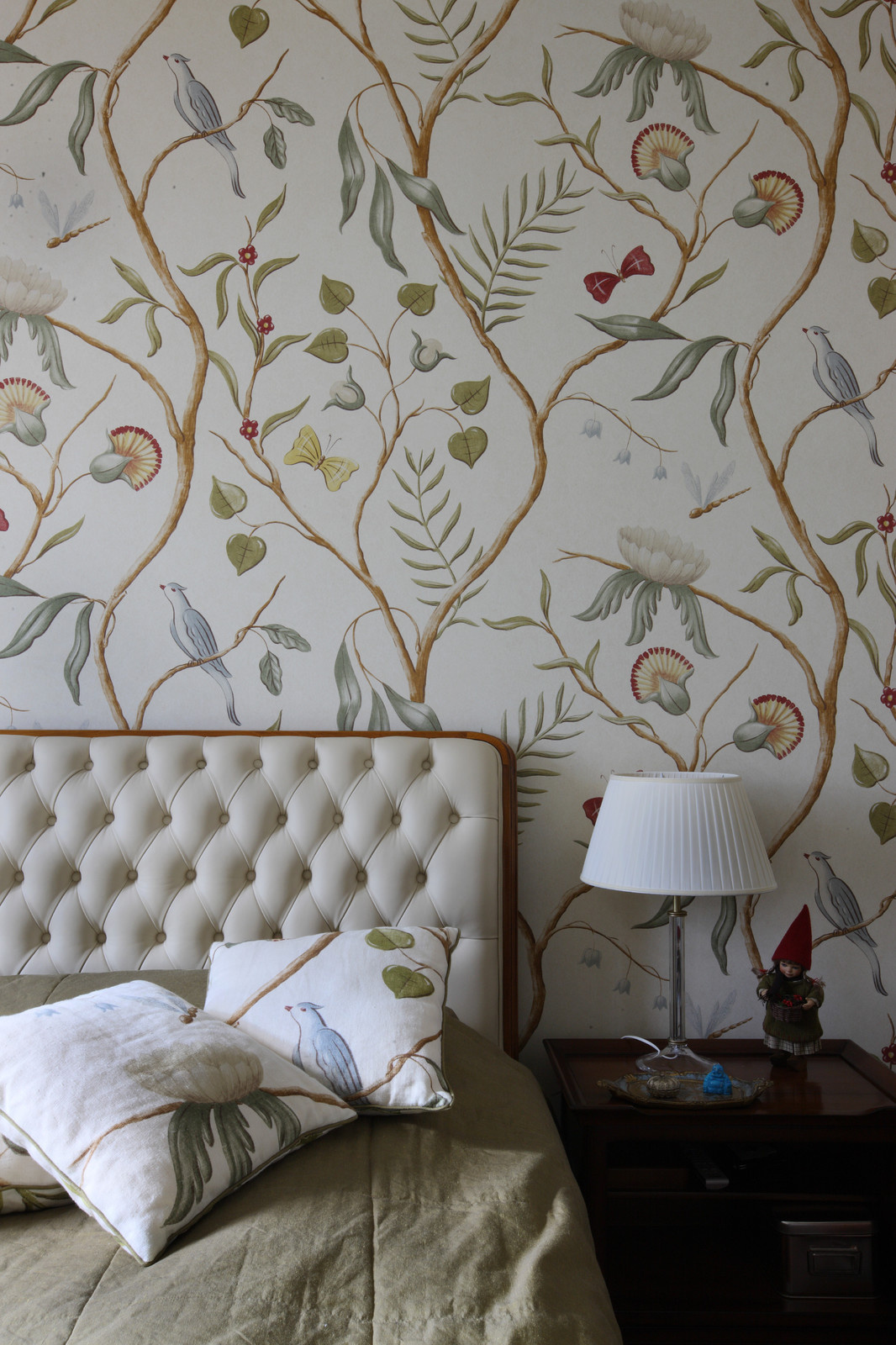 Квартира с красным холлом