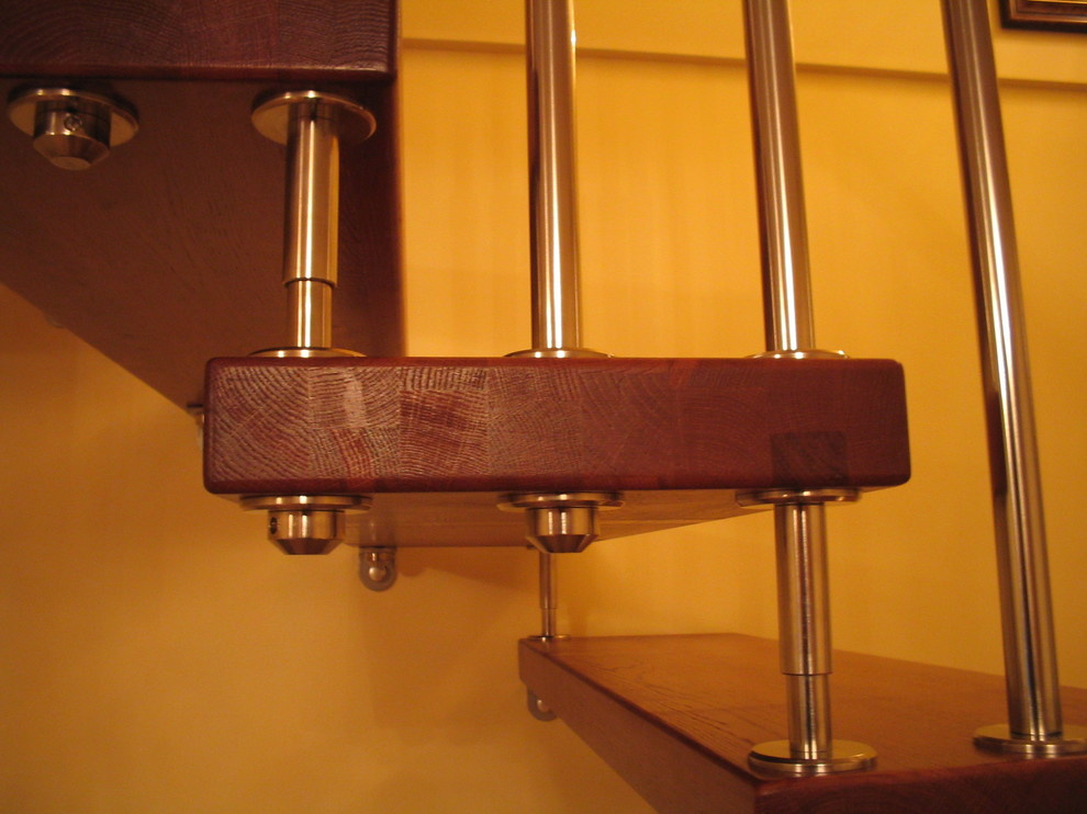 Лестницы на больцах