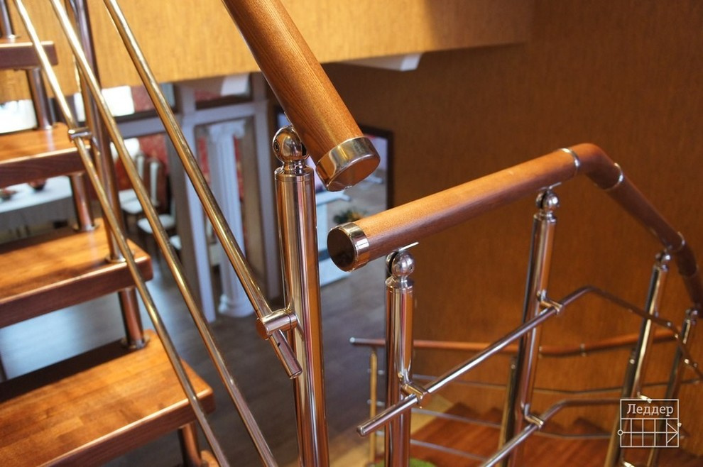 Лестницы на больцах