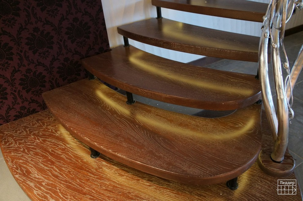 Лестницы на больцах