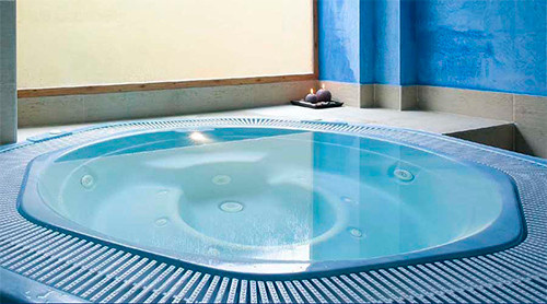 Джакузи, интегрированный в плавательный бассейн