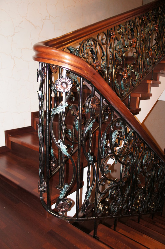 Лестницы на металлическом каркасе