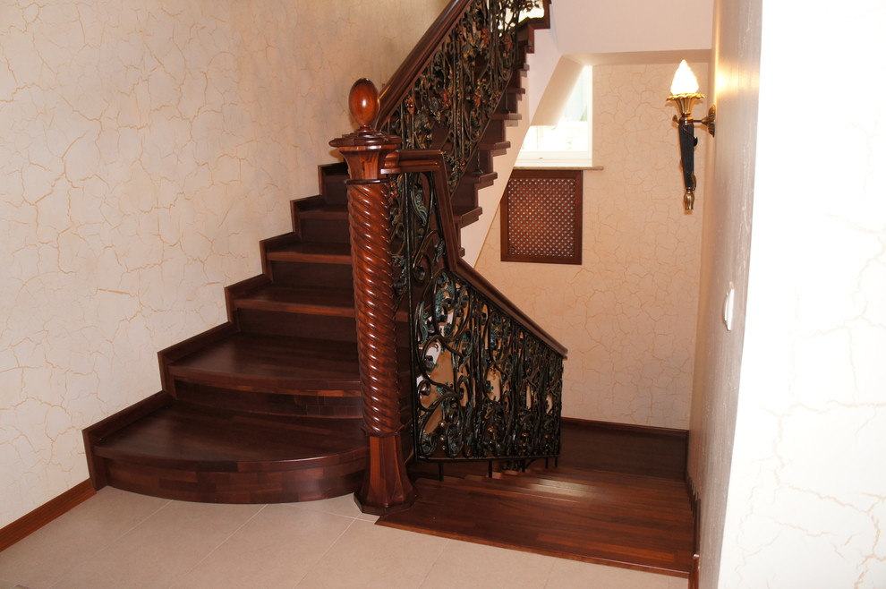 Лестницы на металлическом каркасе