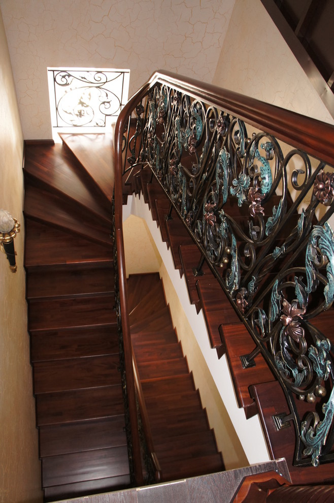 Лестницы на металлическом каркасе