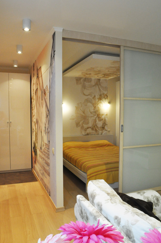 м. Молодежная