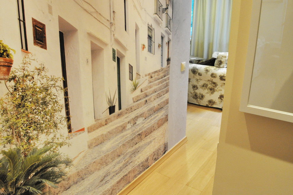 м. Молодежная