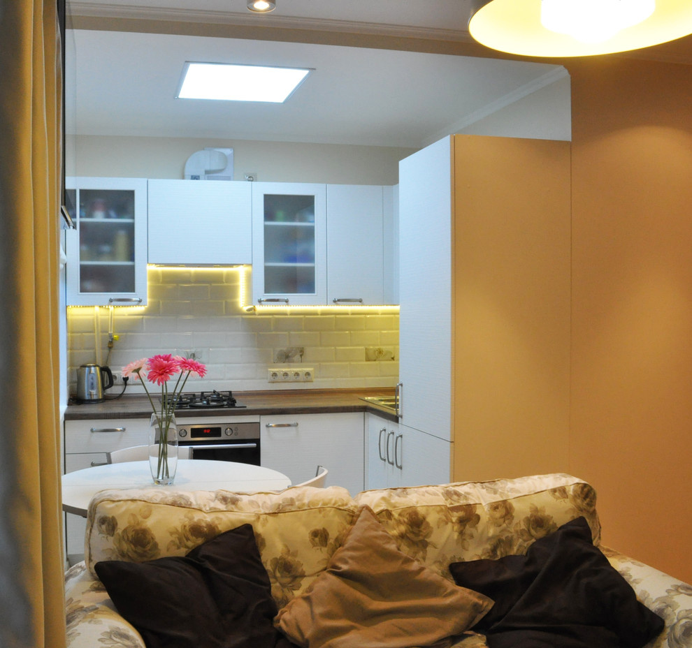 м. Молодежная