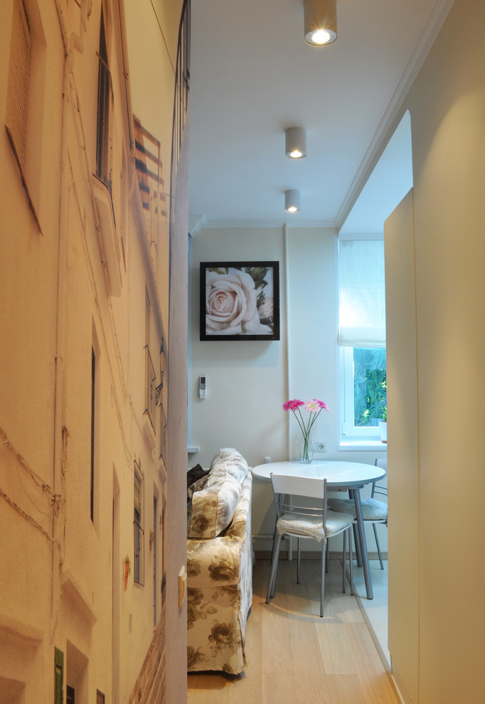 м. Молодежная