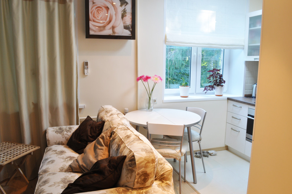 м. Молодежная