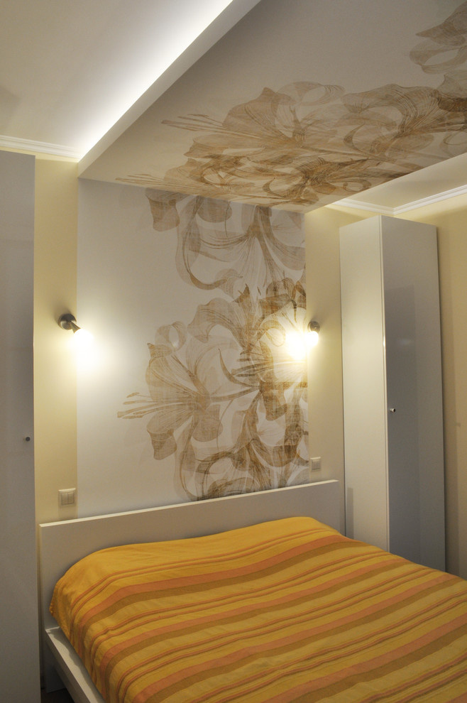 м. Молодежная