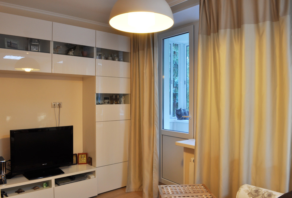 м. Молодежная