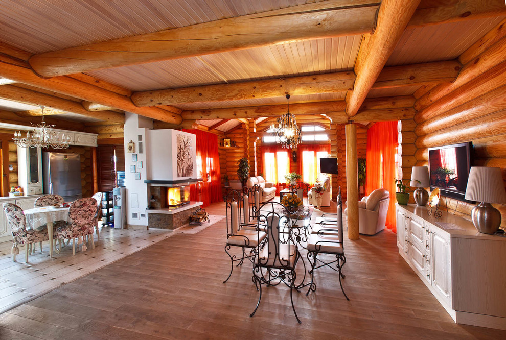 Дом из оцилиндрованного бревна, S=700 кв.м