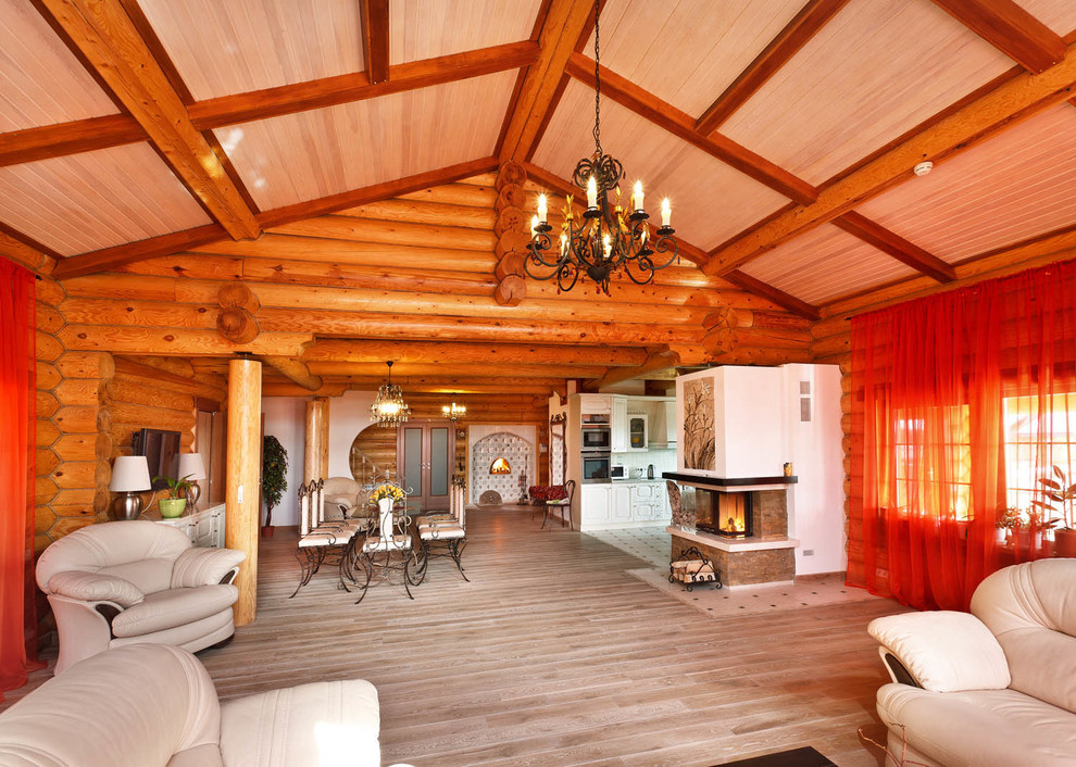 Дом из оцилиндрованного бревна, S=700 кв.м