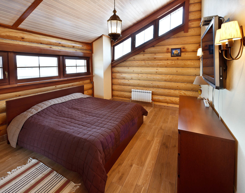 Дом из оцилиндрованного бревна, S=700 кв.м