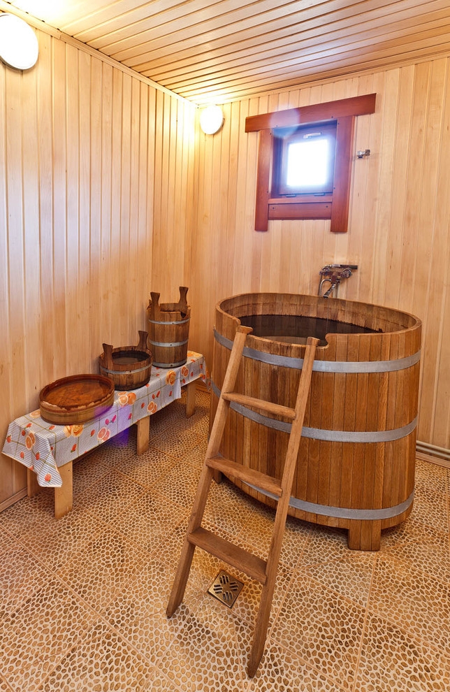 Дом из оцилиндрованного бревна, S=700 кв.м