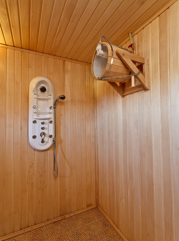 Дом из оцилиндрованного бревна, S=700 кв.м